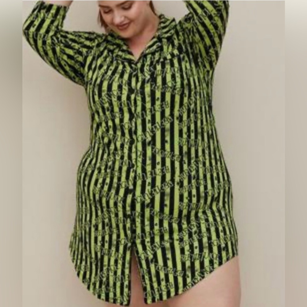 TORRID BETTLEJUICE NIGHTGOWN
NIGHTSHIRT
TORRID SIZE 1 (14/16) NEW